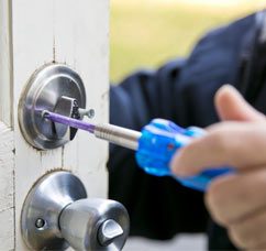 City Locksmith Store Simsbury, CT 860-261-9294 City Locksmith Store Simsbury, CT 860-261-9294