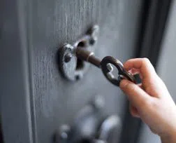 City Locksmith Store Simsbury, CT 860-261-9294 City Locksmith Store Simsbury, CT 860-261-9294 - 14-Unlock-Door