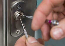 City Locksmith Store Simsbury, CT 860-261-9294 City Locksmith Store Simsbury, CT 860-261-9294